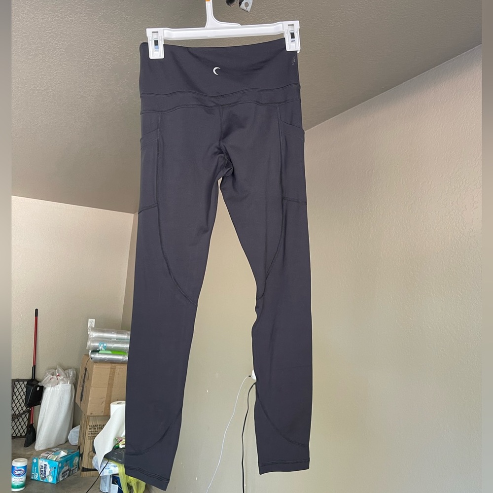 Zyia size 4 leggings -brand new no tags